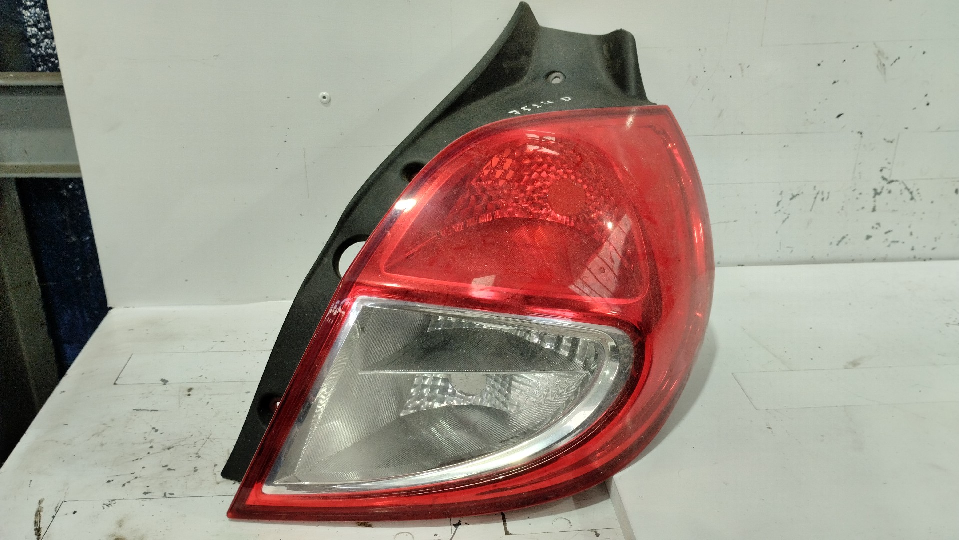 Right Tail Light  RENAULT CLIO III (BR0/1, CR0/1) | 05 - 