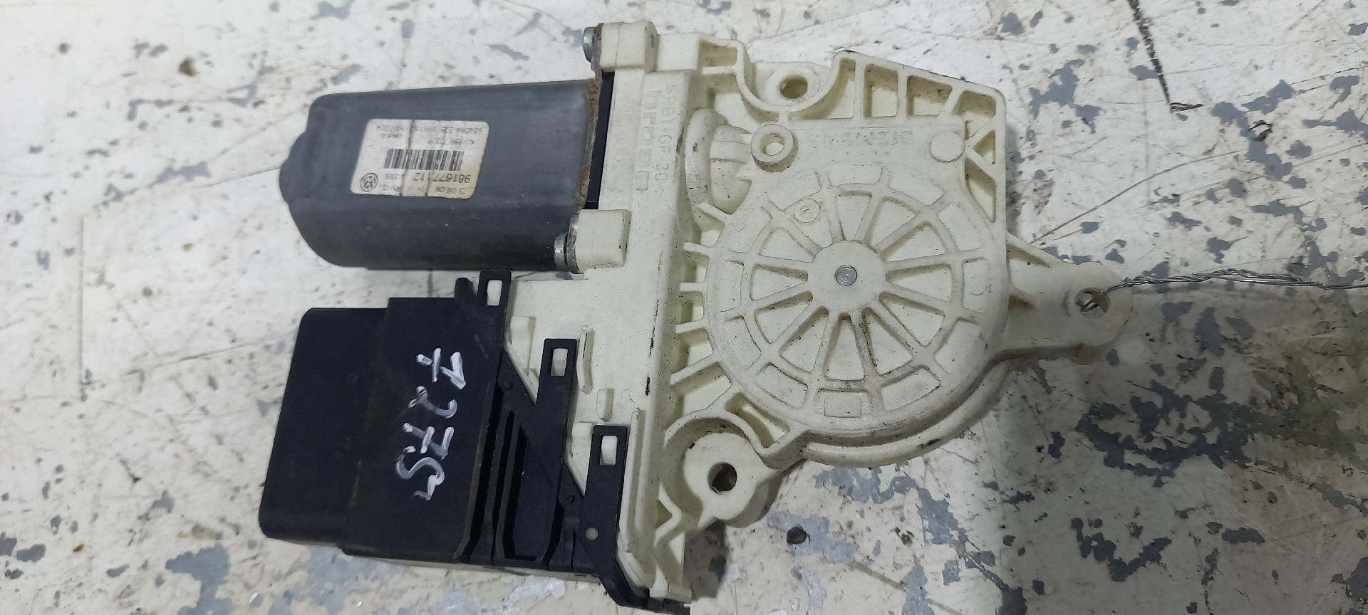 Motor Elevador Vidro Tras Esquerdo VOLKSWAGEN PASSAT Variant (3C5) | 05 - 11