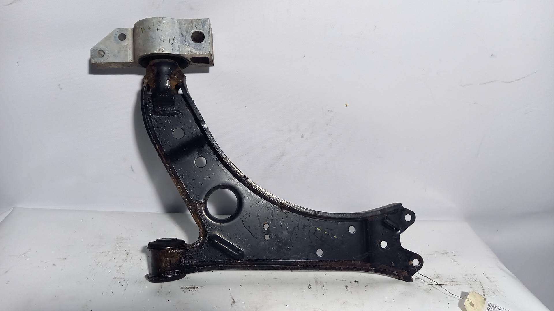 Braço de Suspensão Esquerdo VOLKSWAGEN GOLF V Variant (1K5) | 07 - 09