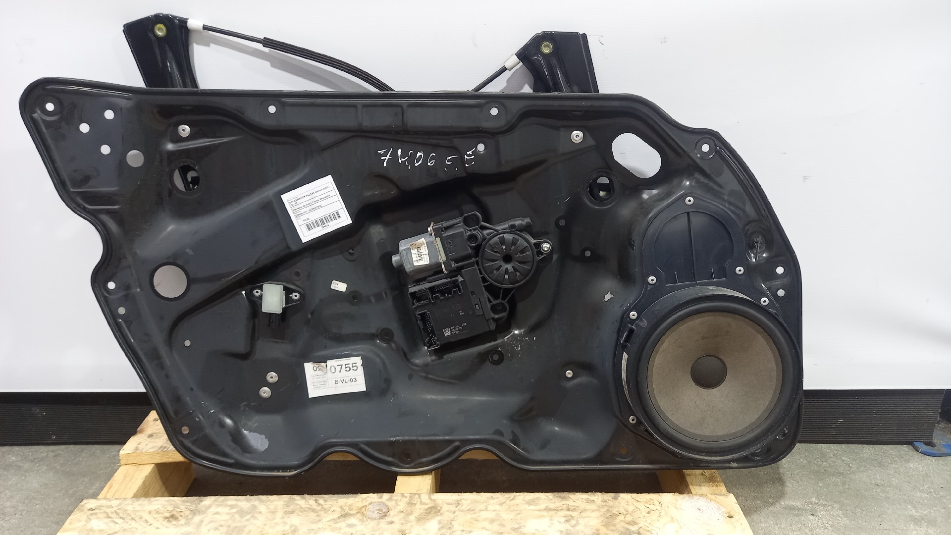 Elevador de Vidro Frente Esquerdo VOLKSWAGEN PASSAT Variant (365) | 10 - 15