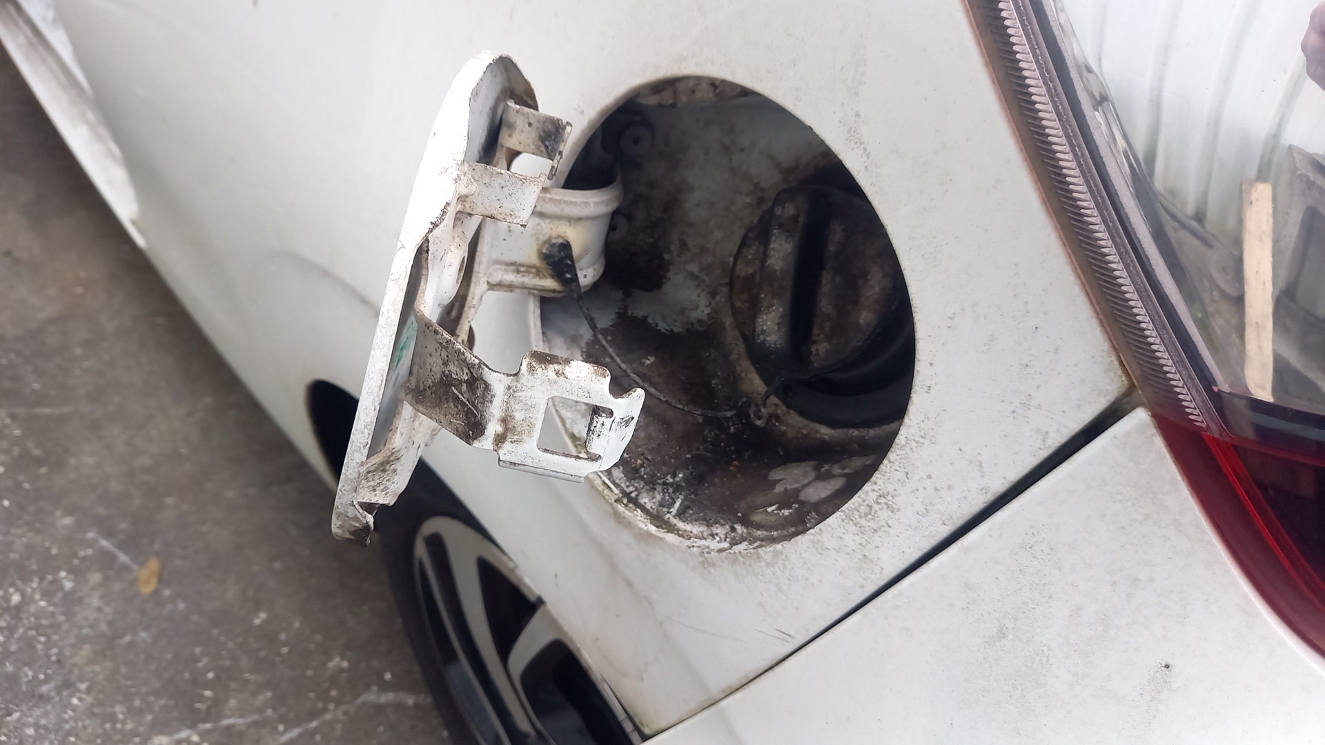 Portinhola / Tampa Combustivel PEUGEOT 108 | 14 - 