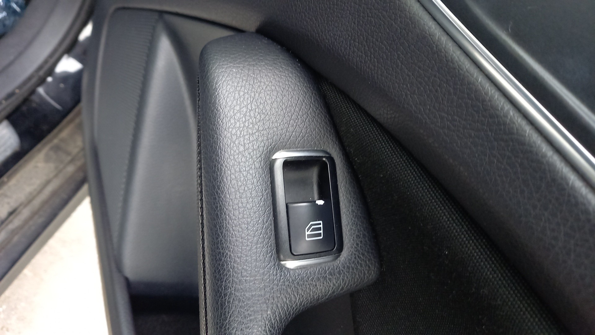 Botão / Interruptor Vidro Frente Direito MERCEDES-BENZ A-CLASS (W176) | 12 - 18