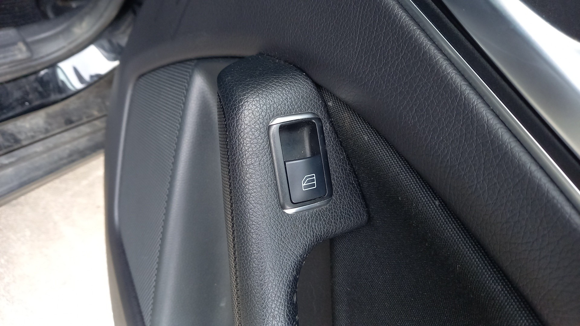 Botão / Interruptor Vidro Trás Direito MERCEDES-BENZ A-CLASS (W176) | 12 - 18