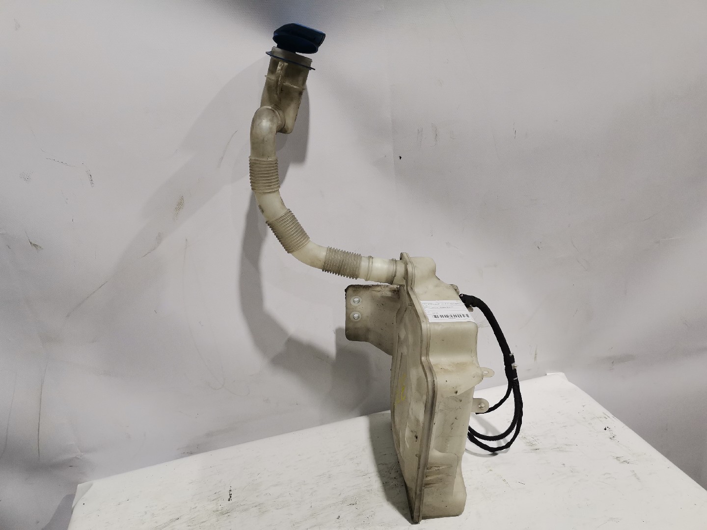 Reservatório / Depósito Limpa-Vidros VOLKSWAGEN GOLF VI (5K1) | 08 - 14 Imagem-2