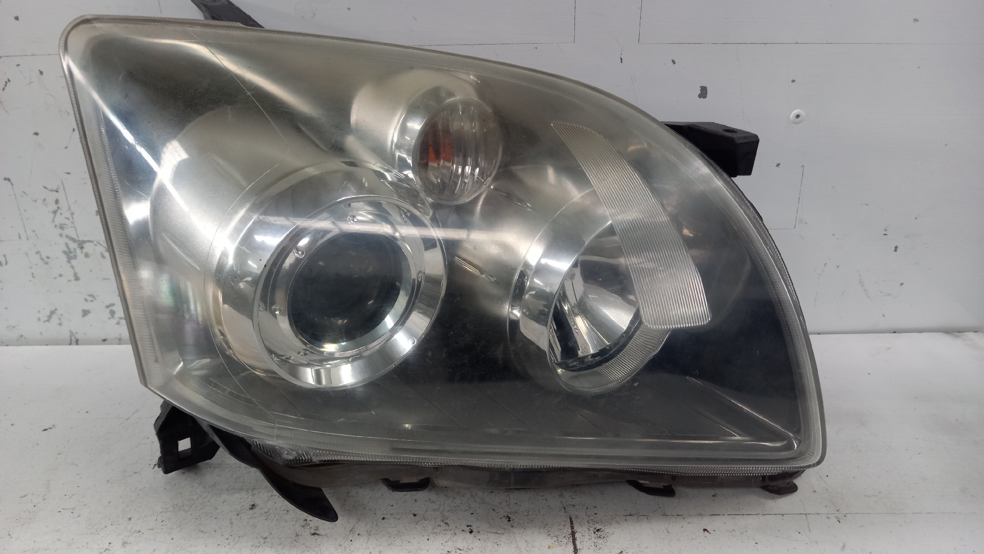Right Headlight  TOYOTA AVENSIS três volumes (_T25_) | 03 - 08