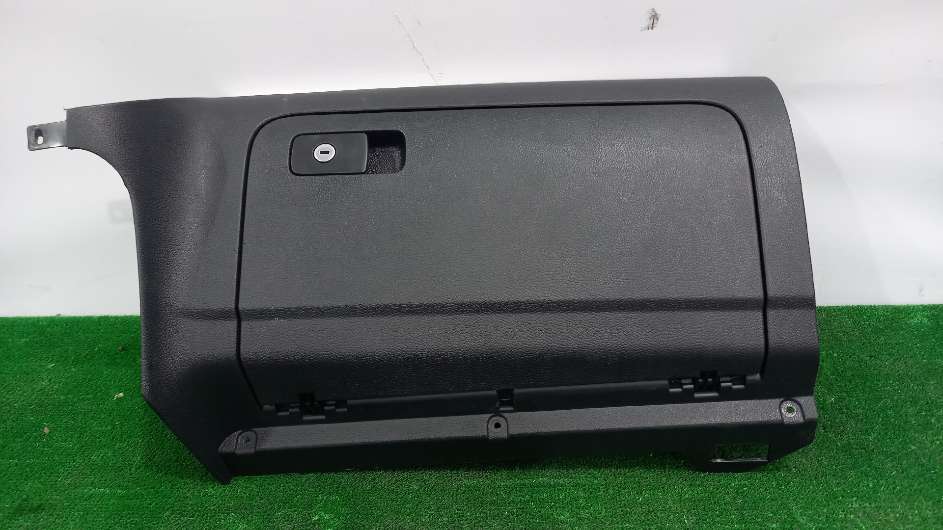 Porta-Luvas VOLKSWAGEN SCIROCCO (137, 138) | 08 - 17