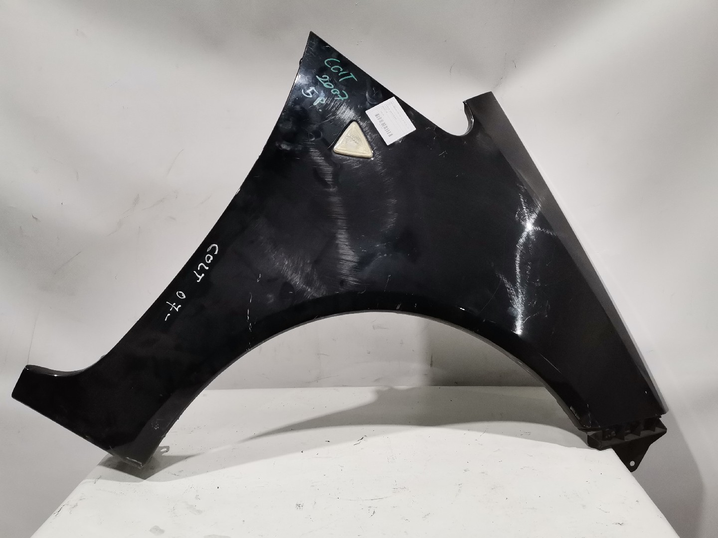 Guarda Lamas Direito MITSUBISHI COLT VI (Z3_A, Z2_A) | 02 - 12