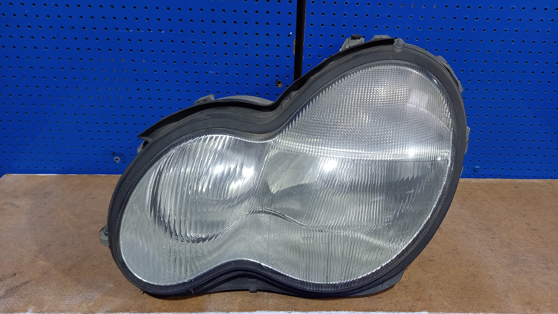 Left Headlight MERCEDES-BENZ C-CLASS (W203) | 00 - 07