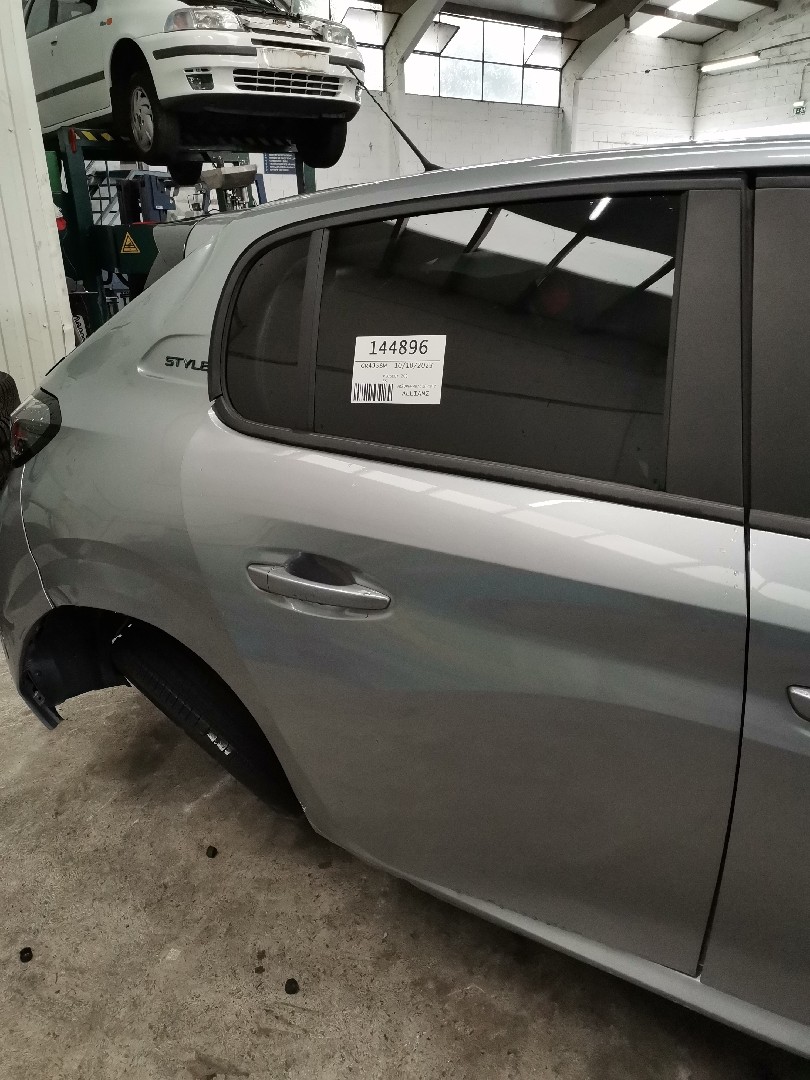 Porta Tras Lado Direito PEUGEOT 208 II (UB_, UP_, UW_, UJ_) | 19 - 