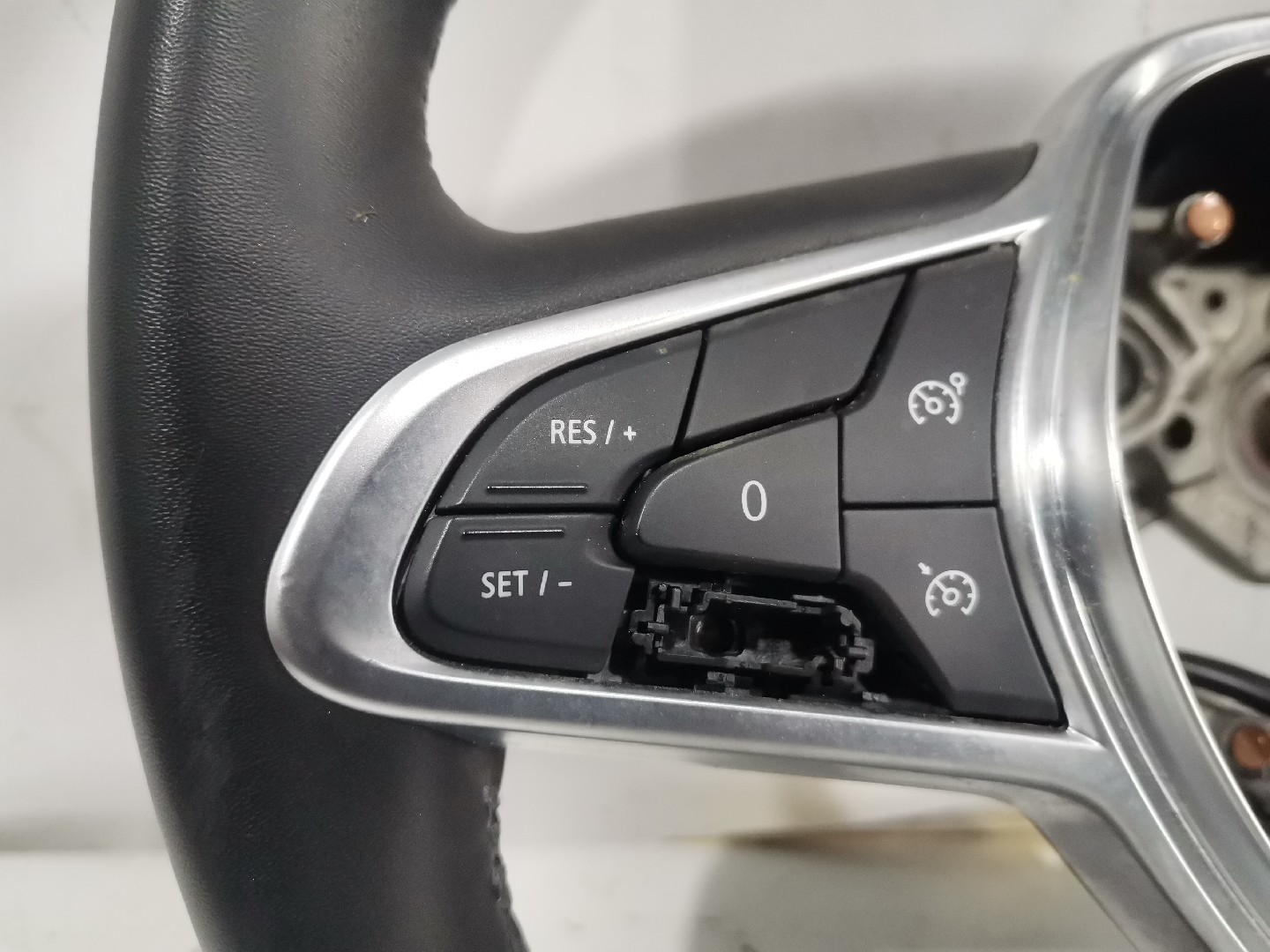 Volante RENAULT CLIO V (BF_) | 19 -  Imagem-1