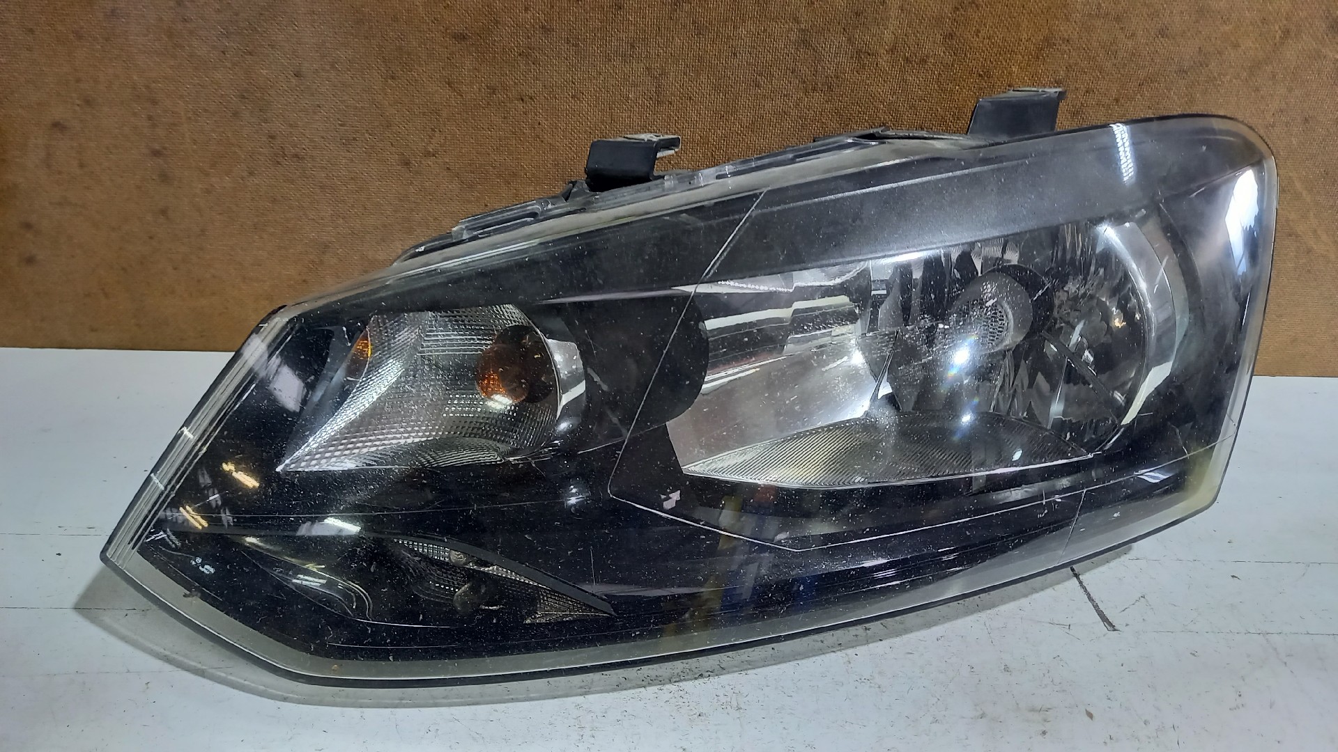 Left Headlight VOLKSWAGEN POLO (6R1, 6C1) | 09 - 