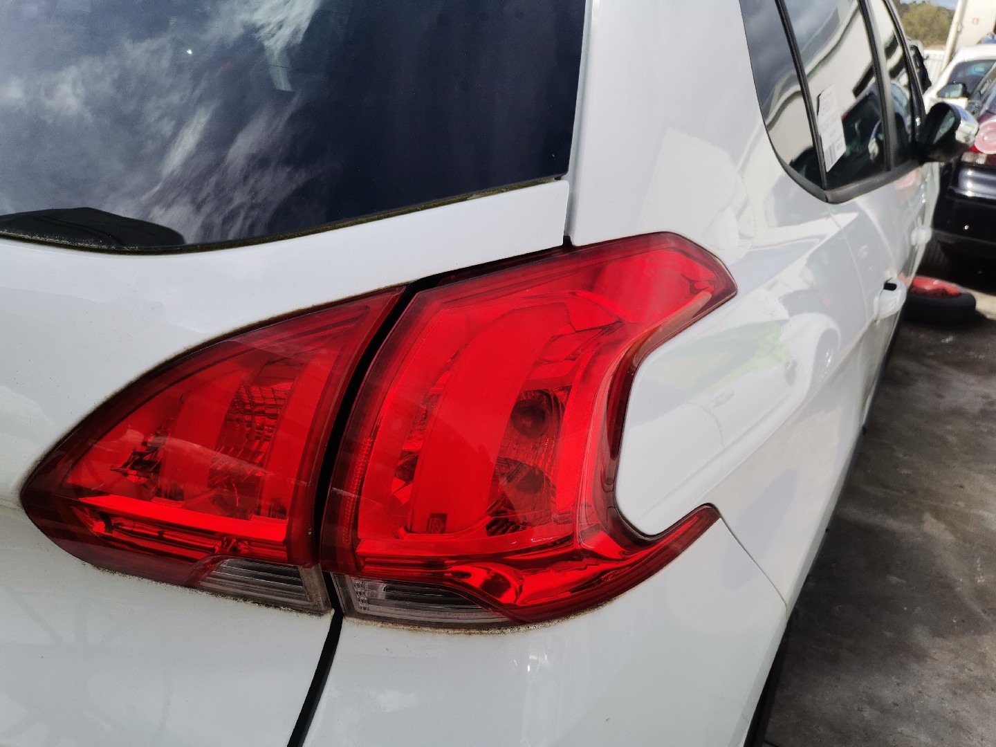 Farolim Traseiro Direito PEUGEOT 2008 I 
