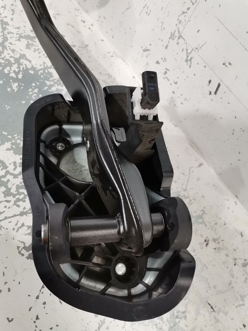 Genérico MERCEDES-BENZ C-CLASS T-Model (S205) | 14 -  Imagem-1