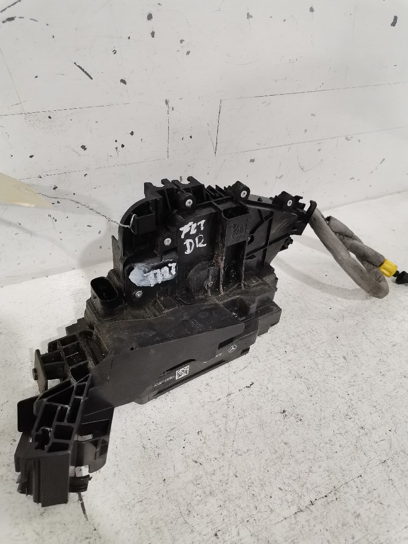 Fechadura Frente Lado Direito MERCEDES-BENZ C-CLASS T-Model (S205) | 14 - 