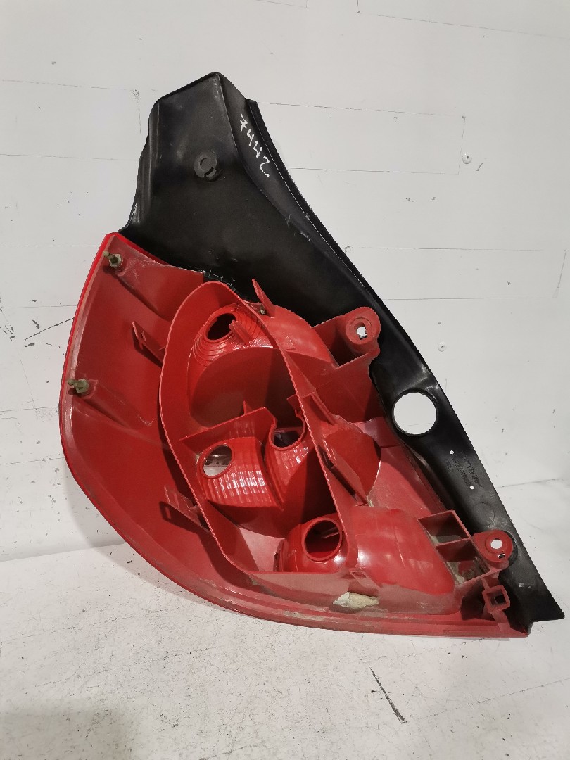 Right Tail Light  RENAULT CLIO III (BR0/1, CR0/1) | 05 -  Imagem-1