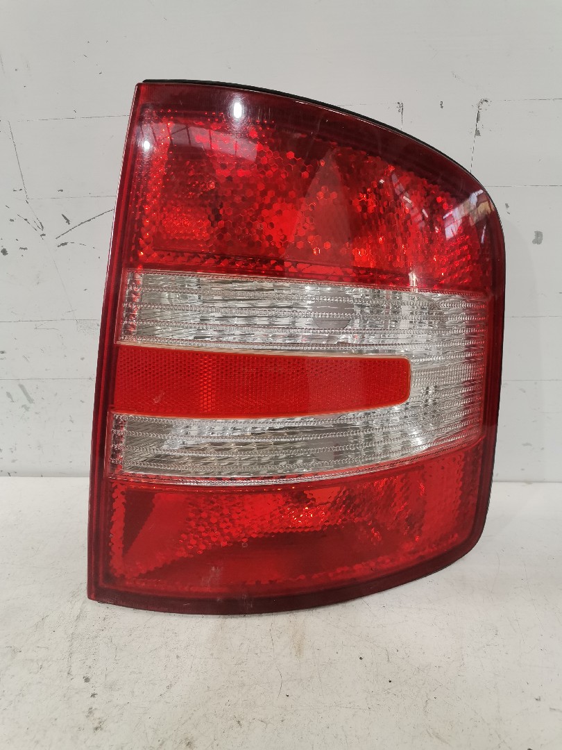 Farolim Traseiro Direito SKODA FABIA I Combi (6Y5) | 00 - 07