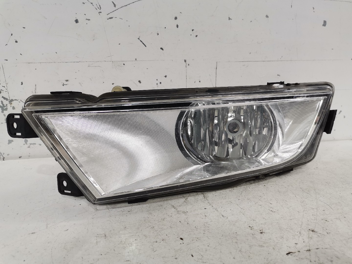 Farol Nevoeiro Esquerdo SKODA OCTAVIA III Combi (5E5) | 12 - 
