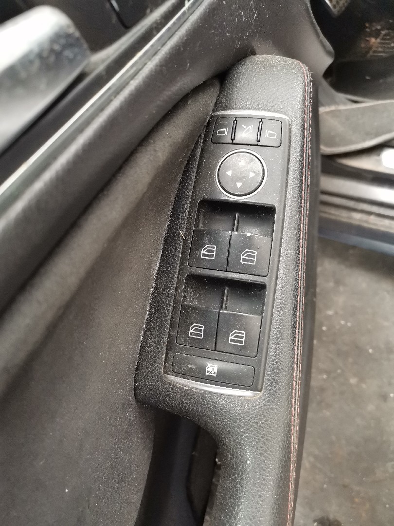 Cierre Puerta Trasera Izq MERCEDES-BENZ CLA Coupé (C117) | 13 - 19