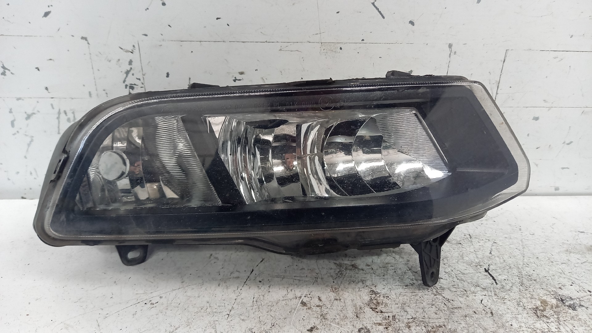 Farol Nevoeiro Direito VOLKSWAGEN POLO (6R1, 6C1) | 09 - 