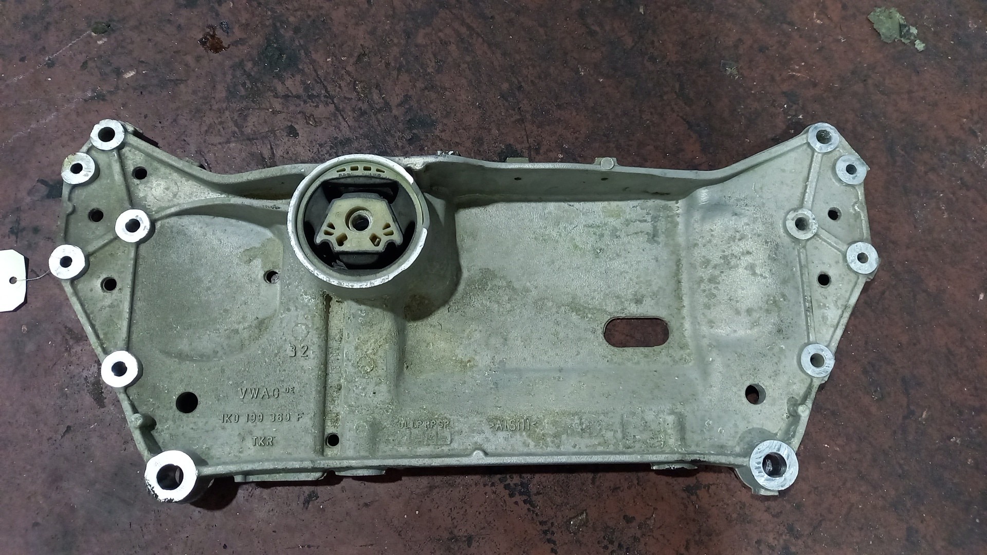 Charriot Frente VOLKSWAGEN SCIROCCO (137, 138) | 08 - 17