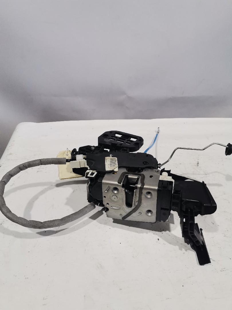 Fechadura Frente Lado Direito MERCEDES-BENZ A-CLASS (W176) | 12 - 18 Imagem-2