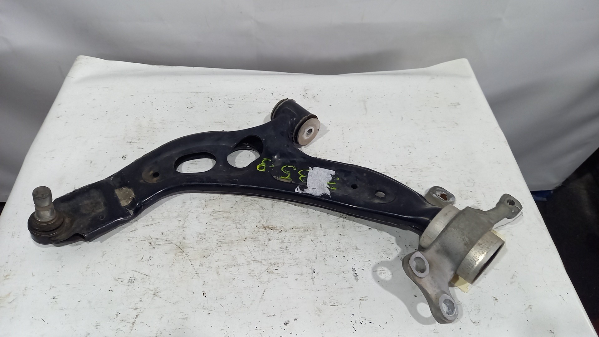 Braço de Suspensão Esquerdo BMW 1 (F40) | 19 - 