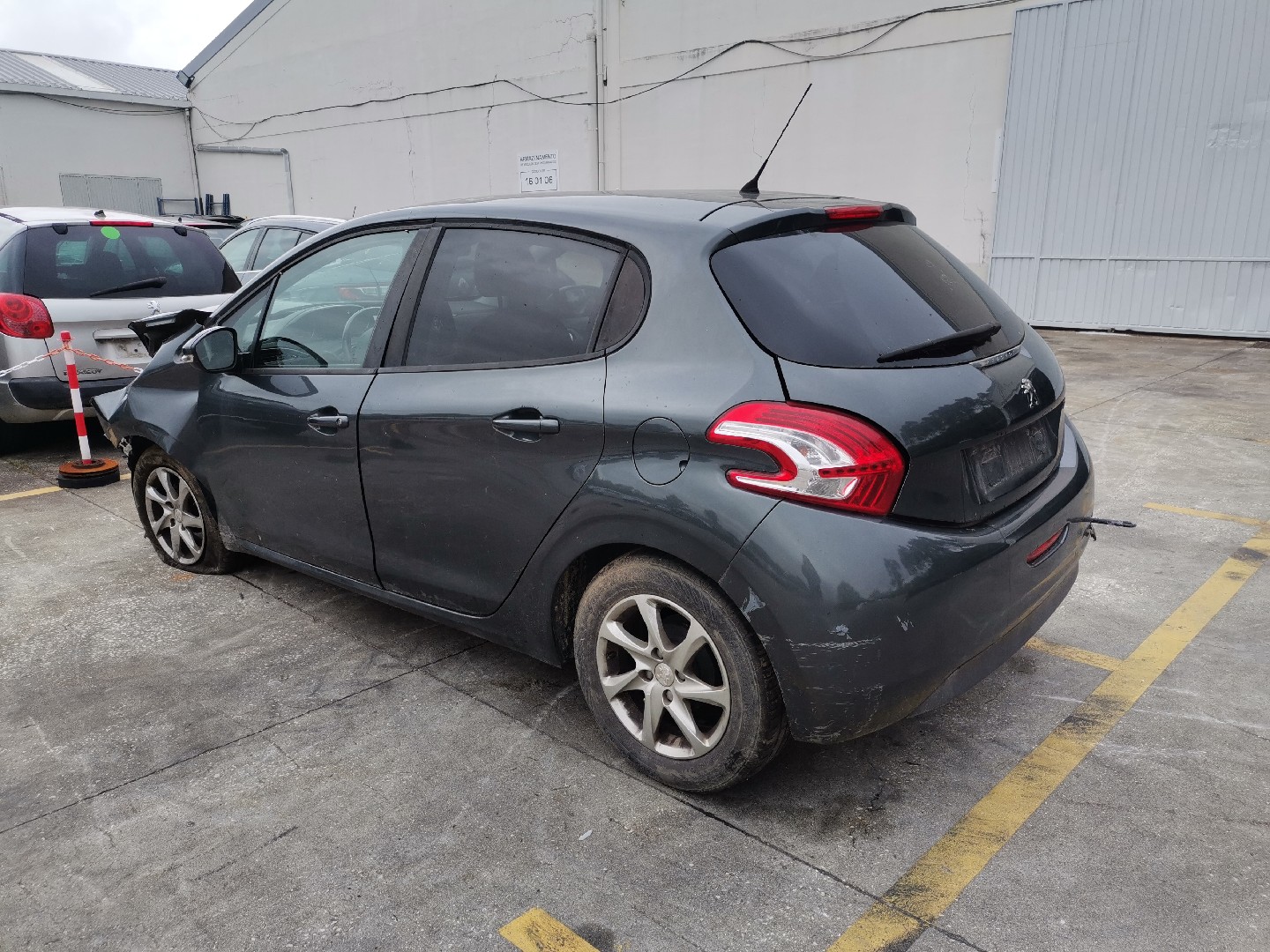 208 I  PEUGEOT 208 I (CA_, CC_) | 12 - 