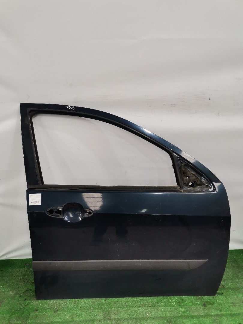 Porta Frente Lado Direito FORD FOCUS Caixa/Combi (DNW) | 98 - 05