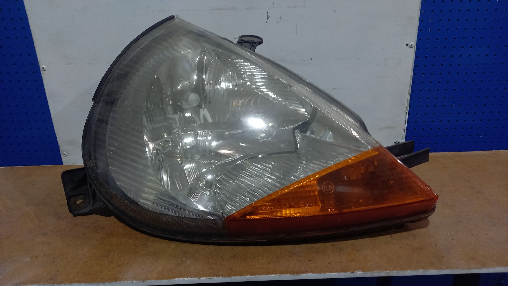 Ótica Direita FORD KA (RB_) | 96 - 08 Imagem-0