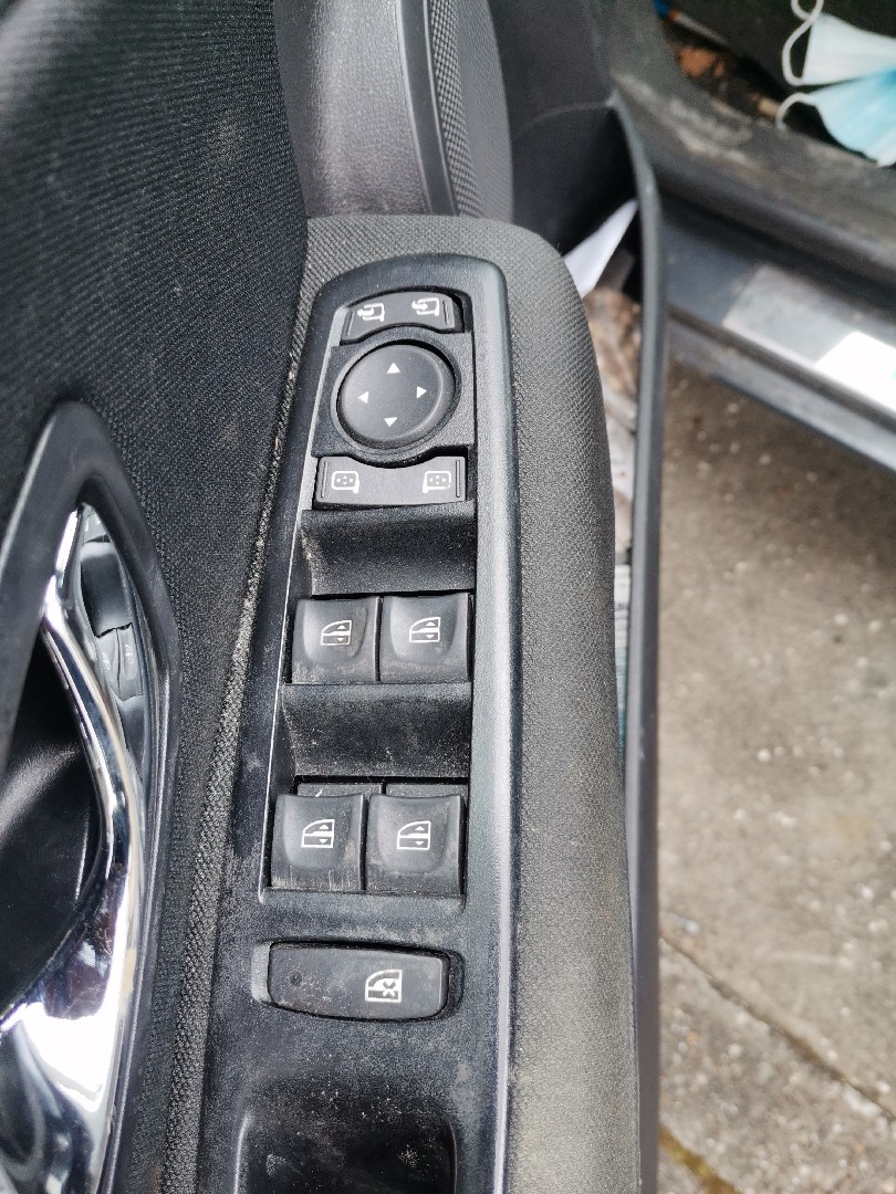 Botão / Interruptor Vidro Frente Esquerdo RENAULT MEGANE III Hatchback Van (BZ_) | 08 - 15 Imagem-0