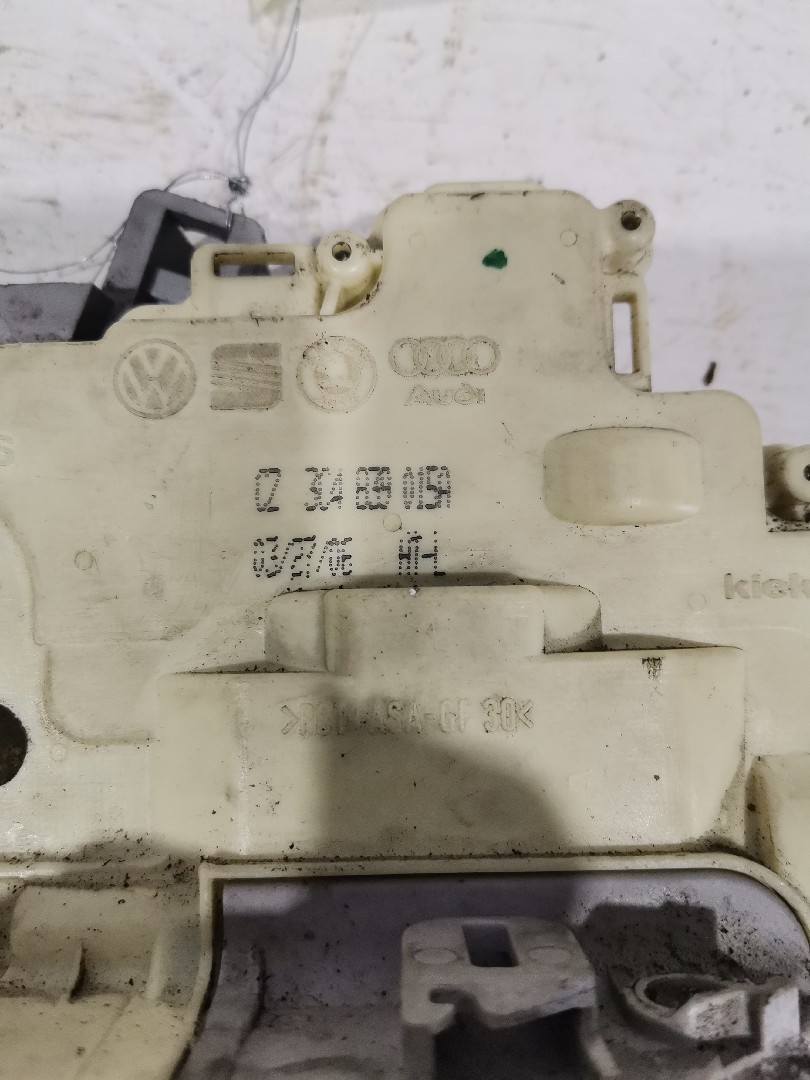 Fechadura Tras Lado Esquerdo VOLKSWAGEN PASSAT (3C2) | 05 - 10 Imagem-1