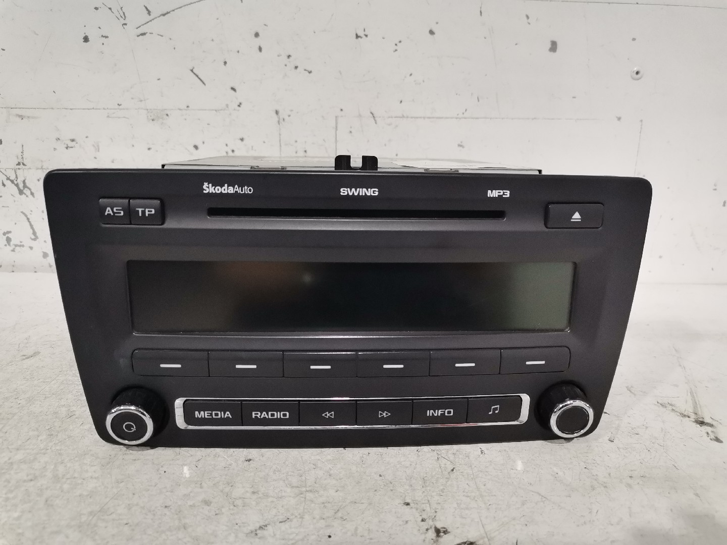 Rádio SKODA OCTAVIA II (1Z3) | 04 - 13