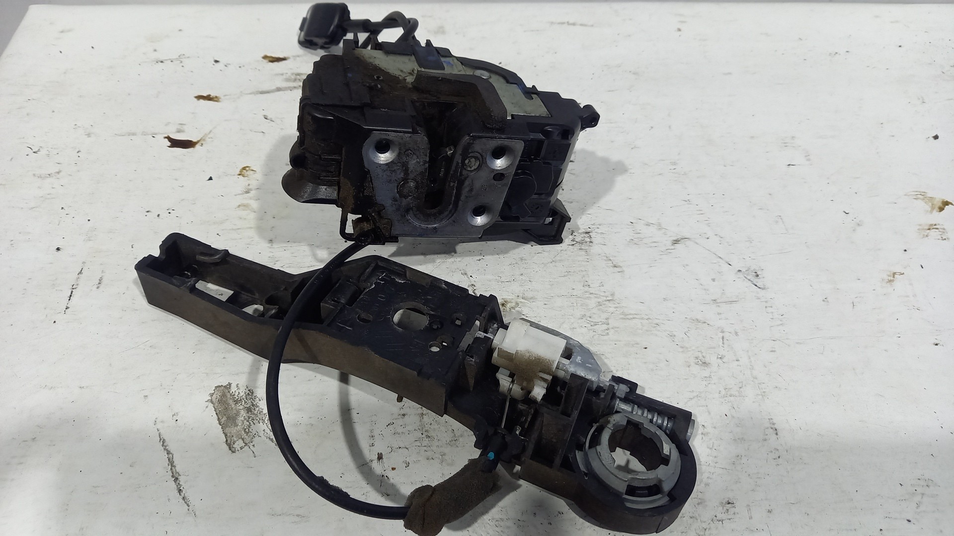 Fechadura Frente Lado Esquerdo RENAULT CLIO III (BR0/1, CR0/1) | 05 - 