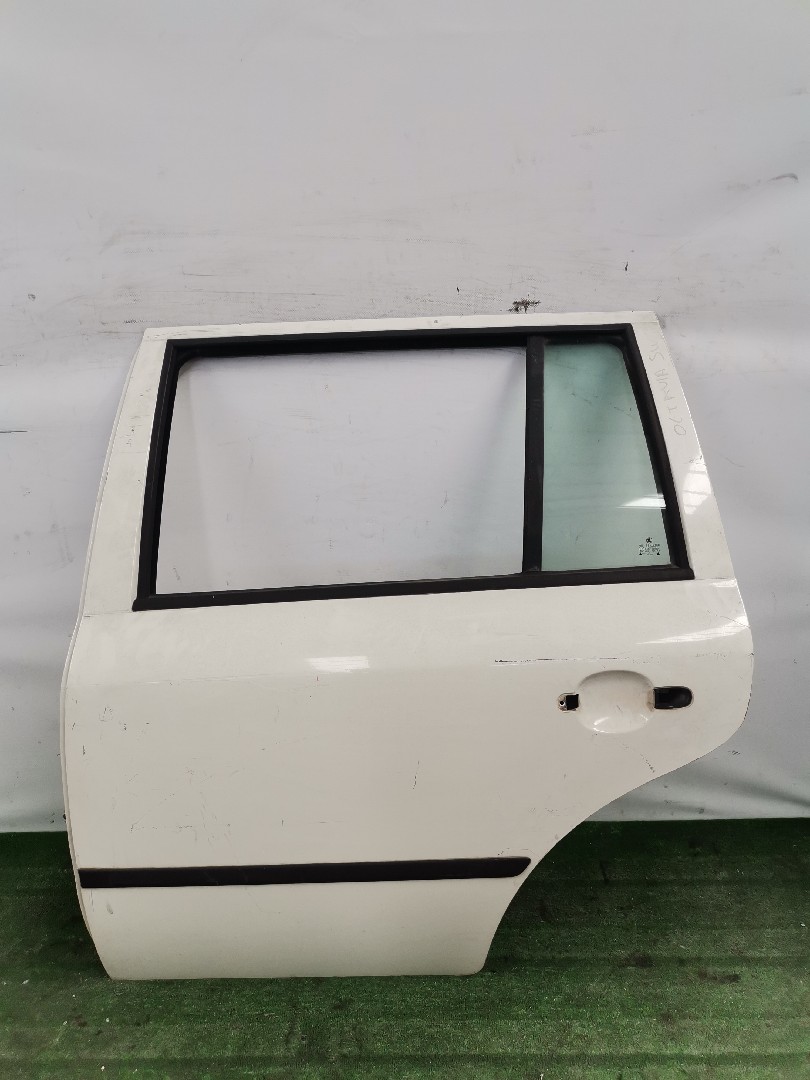 Porta Tras Lado Esquerdo SKODA OCTAVIA I Combi (1U5) | 98 - 10