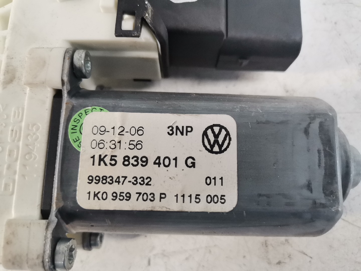 Motor Elevador Vidro Tras Esquerdo VOLKSWAGEN JETTA III (1K2) | 04 - 13 Imagem-1