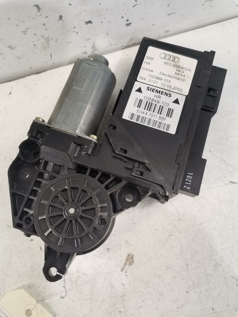 Motor Elevador Vidro Tras Direito AUDI A4 (8D2, B5) | 94 - 01