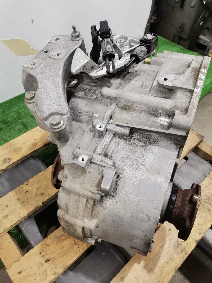 Caixa de Velocidades Manual VOLKSWAGEN SCIROCCO (137, 138) | 08 - 17 Imagem-1