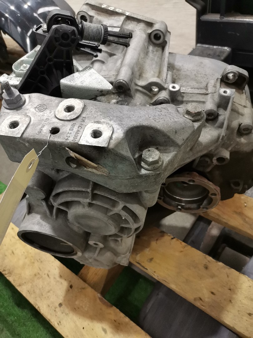 Caixa de Velocidades Manual VOLKSWAGEN SCIROCCO (137, 138) | 08 - 17 Imagem-2