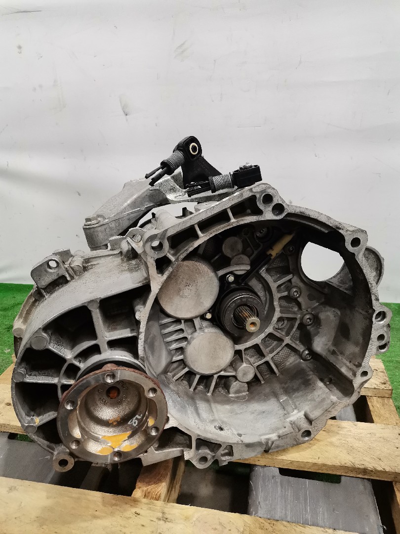 Caixa de Velocidades Manual VOLKSWAGEN SCIROCCO (137, 138) | 08 - 17