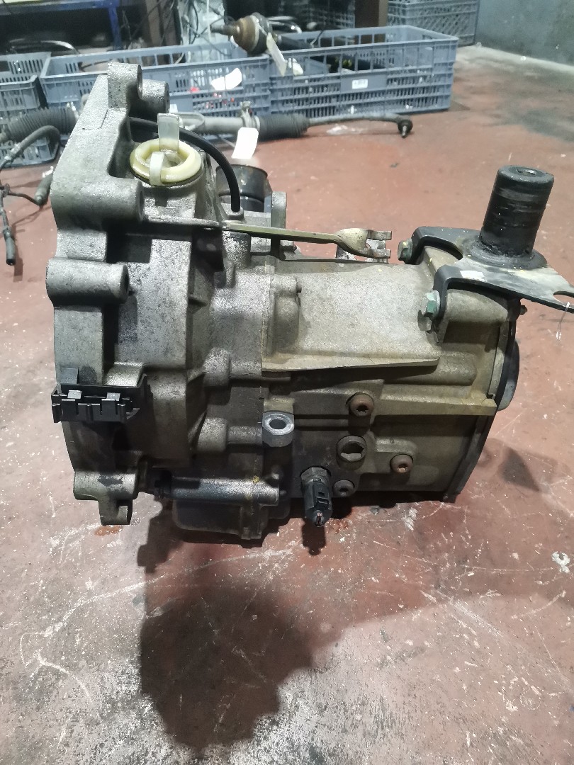 Caixa de Velocidades Manual VOLKSWAGEN POLO (6N2) | 99 - 01 Imagem-2