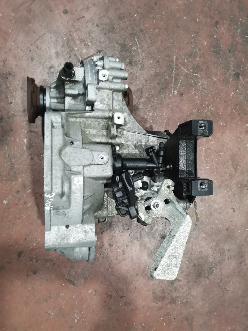 Caixa de Velocidades Manual VOLKSWAGEN POLO (6R1, 6C1) | 09 - 