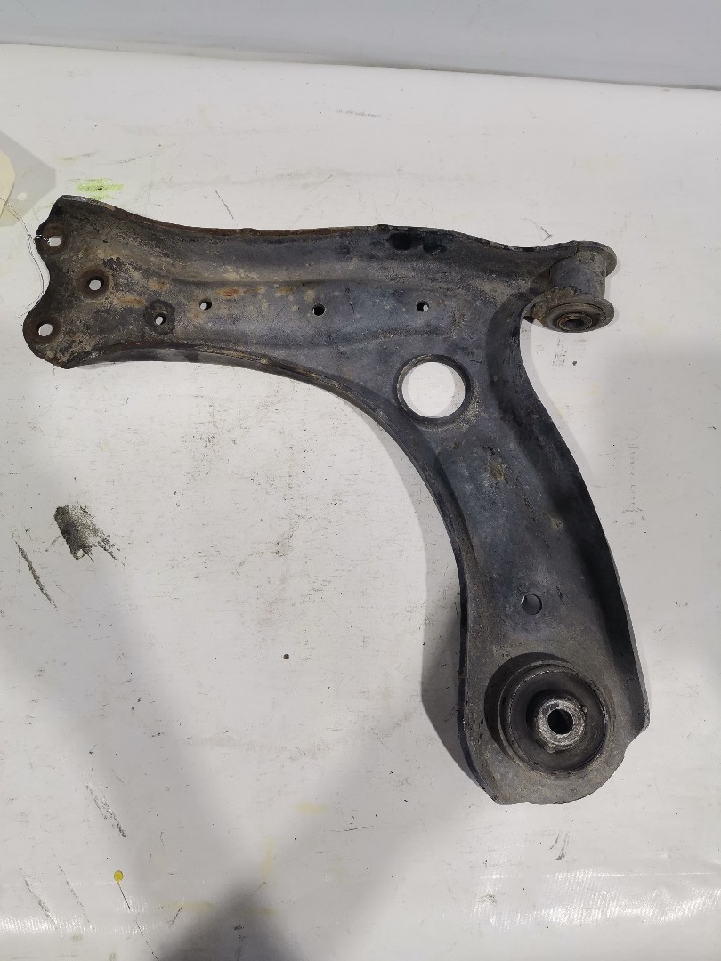 Braço de Suspensão Esquerdo SEAT IBIZA IV SPORTCOUPE (6J1, 6P5) | 08 - 18