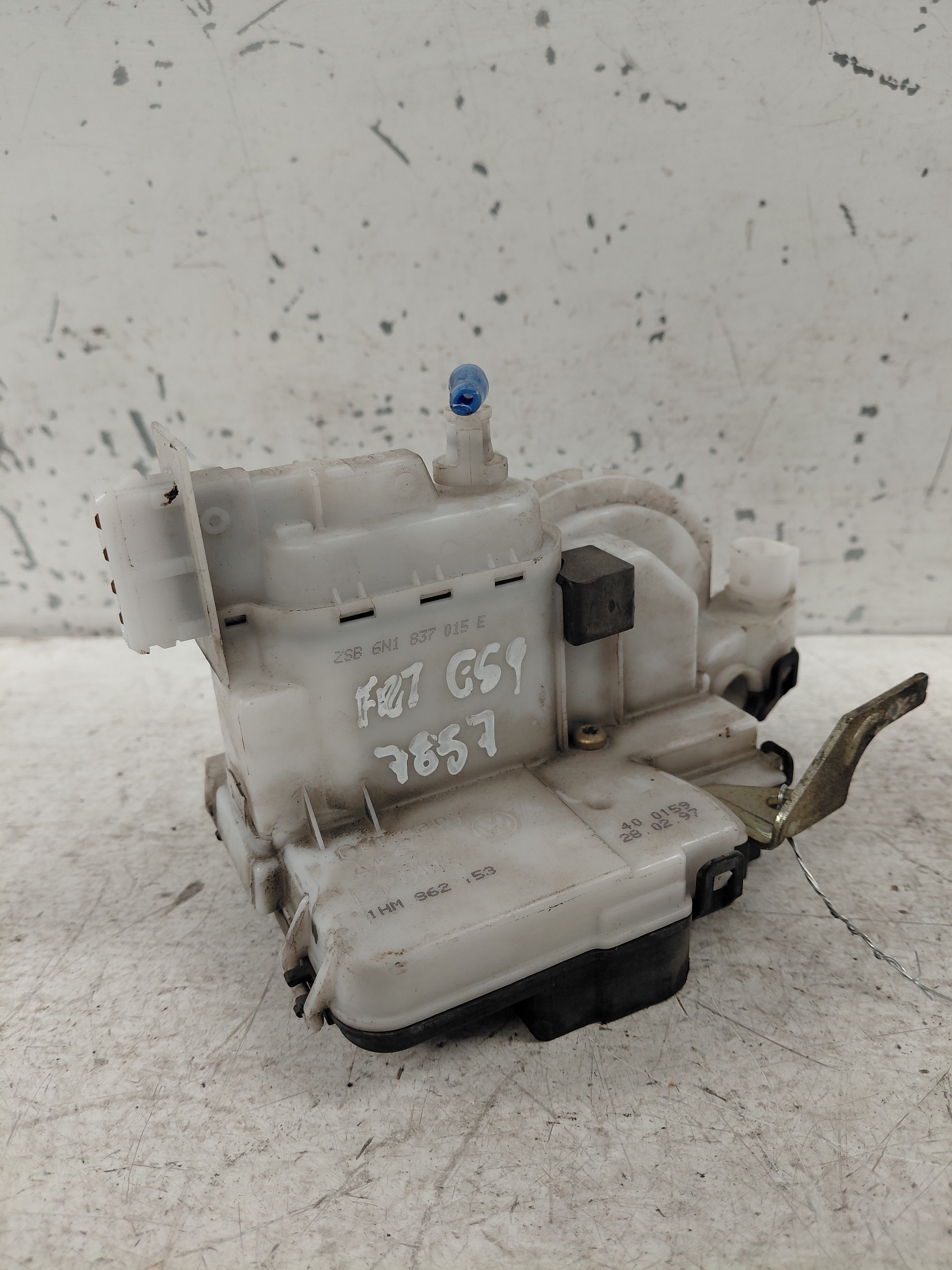 Fechadura Frente Lado Esquerdo VOLKSWAGEN POLO (6N1) | 94 - 99