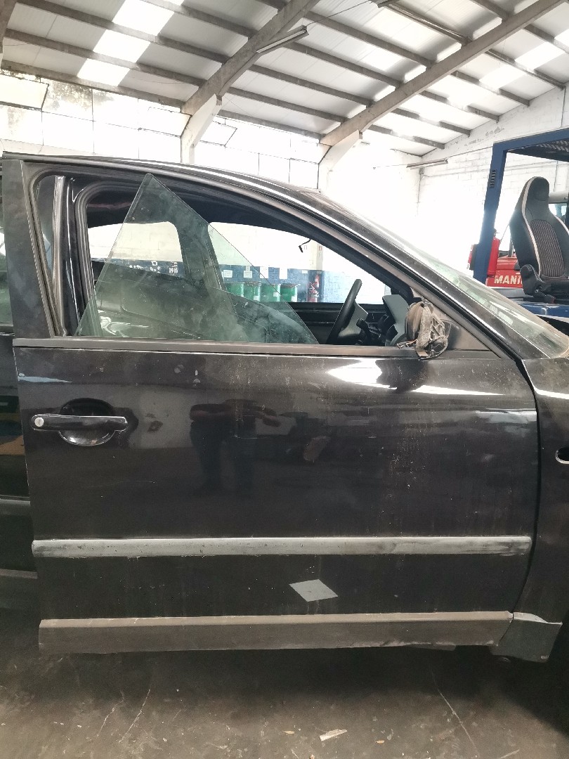 Porta Frente Lado Direito VOLKSWAGEN PASSAT (3B2) | 96 - 01