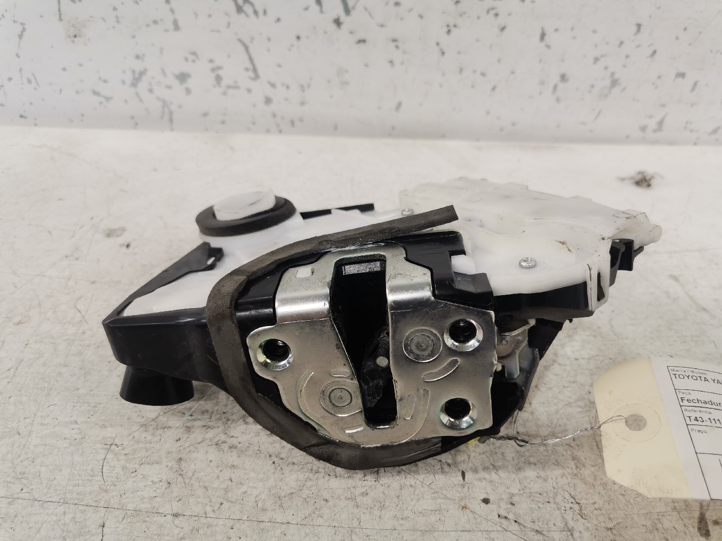 Fechadura Frente Lado Esquerdo TOYOTA YARIS (_P13_) | 10 - 