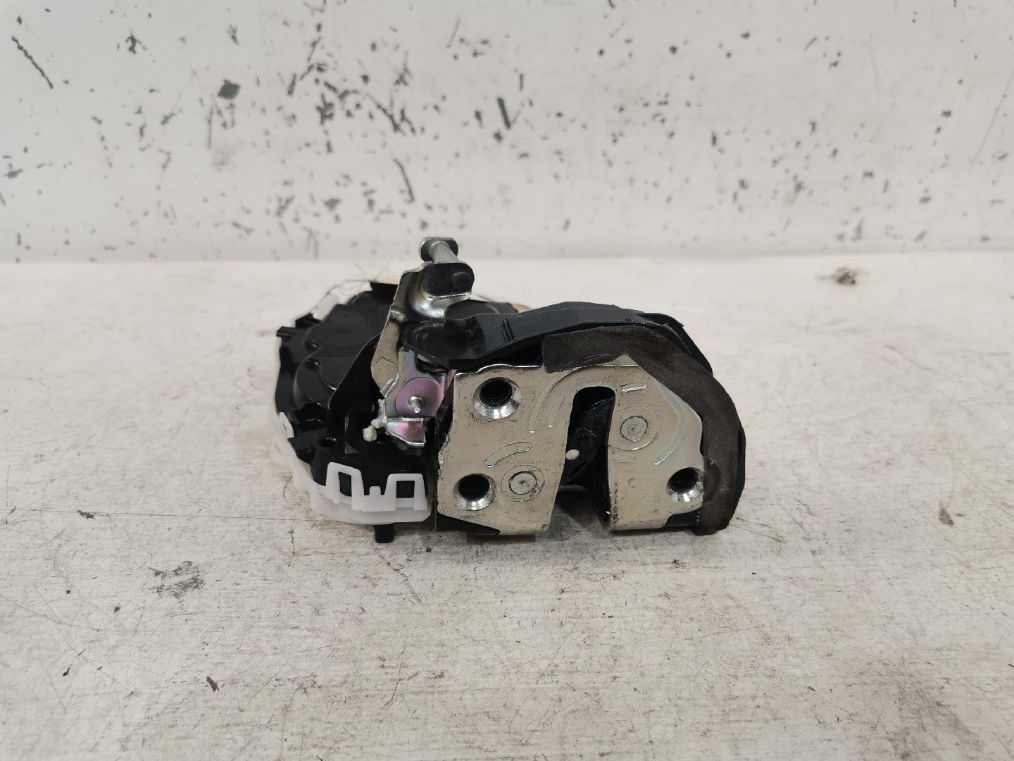 Fechadura Tras Lado Esquerdo TOYOTA YARIS (_P13_) | 10 - 