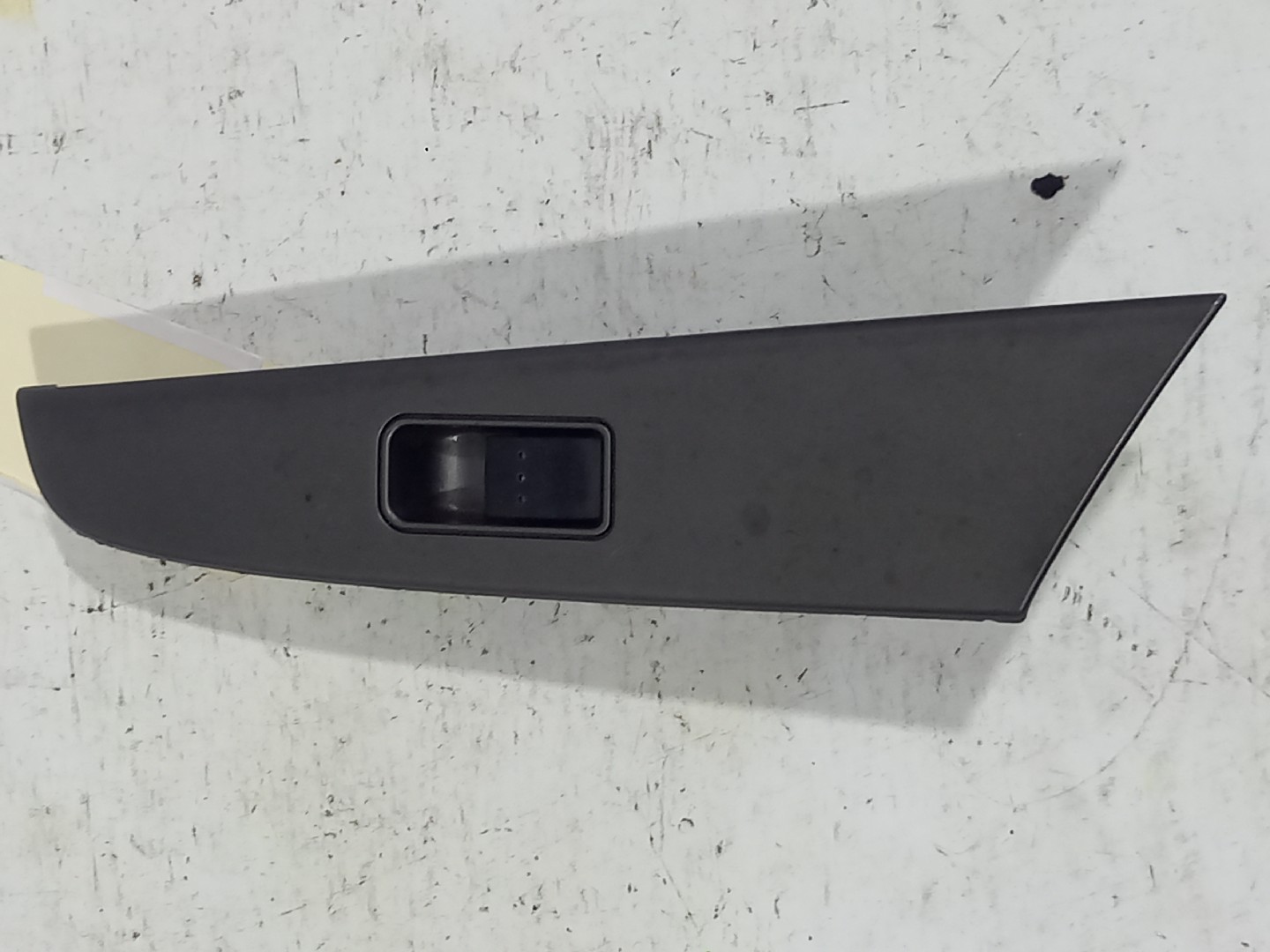 Botão / Interruptor Vidro Trás Direito MAZDA 3 três volumes (BK) | 99 - 09