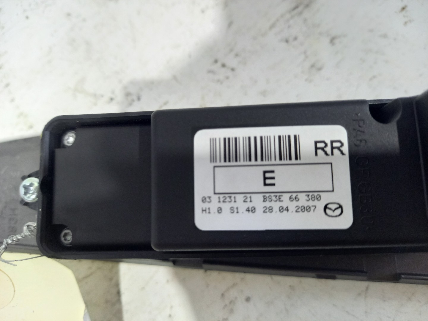 Botão / Interruptor Vidro Trás Direito MAZDA 3 três volumes (BK) | 99 - 09 Imagem-1