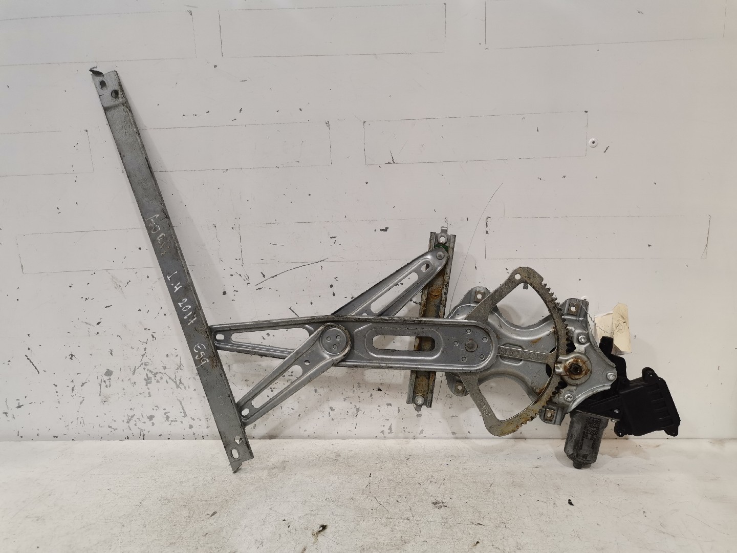 Elevador de Vidro Frente Esquerdo TOYOTA AURIS (_E18_) | 12 - 18 Imagem-1