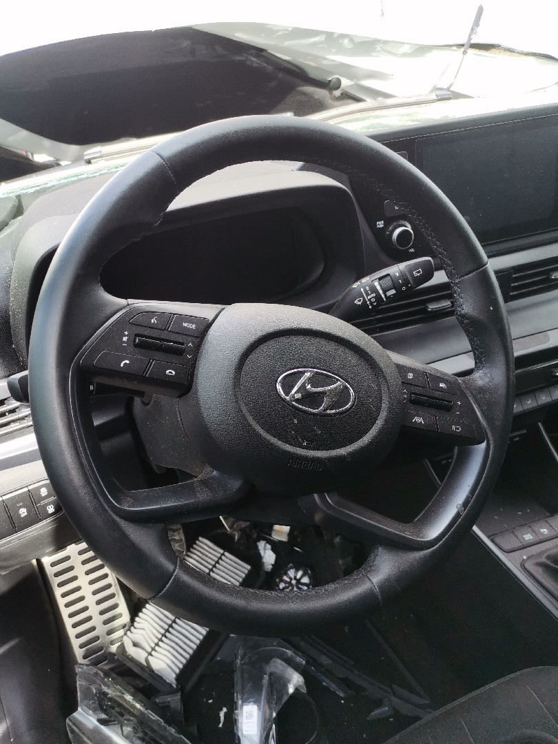 Volante HYUNDAI BAYON (BC3) | 21 -